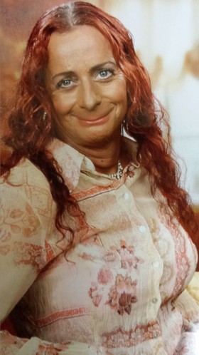 born50 eine liebe nette frau die auch gern spass hat ....Rentnerin  in Essen
