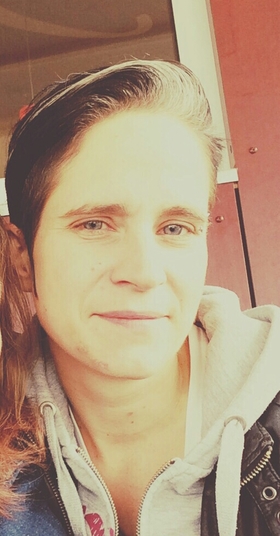 Scully79 Ne Frau, welche mich jeden Tag zum Lächeln bringt und mit funkelnden A in Memmingen