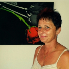 moone Nette Zeit im Chat...lass mich einfach überraschen in Dresden