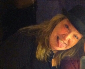Janine0815 Eine Frau die zu mir passt, wo beide glücklich  werden können.  in Oberhausen