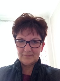 Femin58 Ich suche eine femine , interessante , gebildete Frau ohne Alkoholprob in Kiel