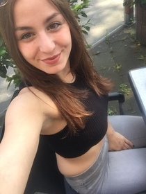 Chica73158 Bin unerfahren und suche meine ersten Erfahrungen  in Düsseldorf