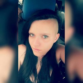DeToni eine Frau in Dresden
