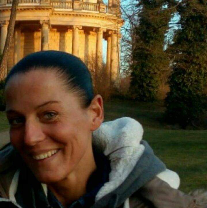 schoeni Die Frau, die mich umhaut, magisch anzieht und Mut zu MEHR hat. in Potsdam
